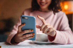 Scrollytelling & Interactive Brand Narratives